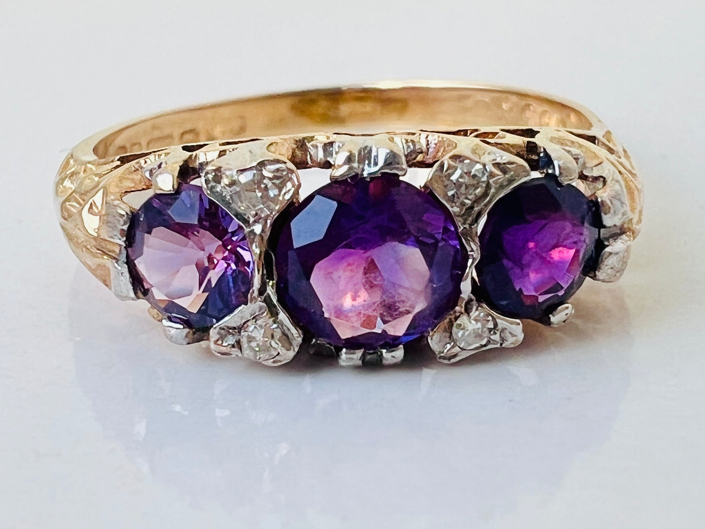 Vintage 9ct Gold Amethyst & Diamond Ring