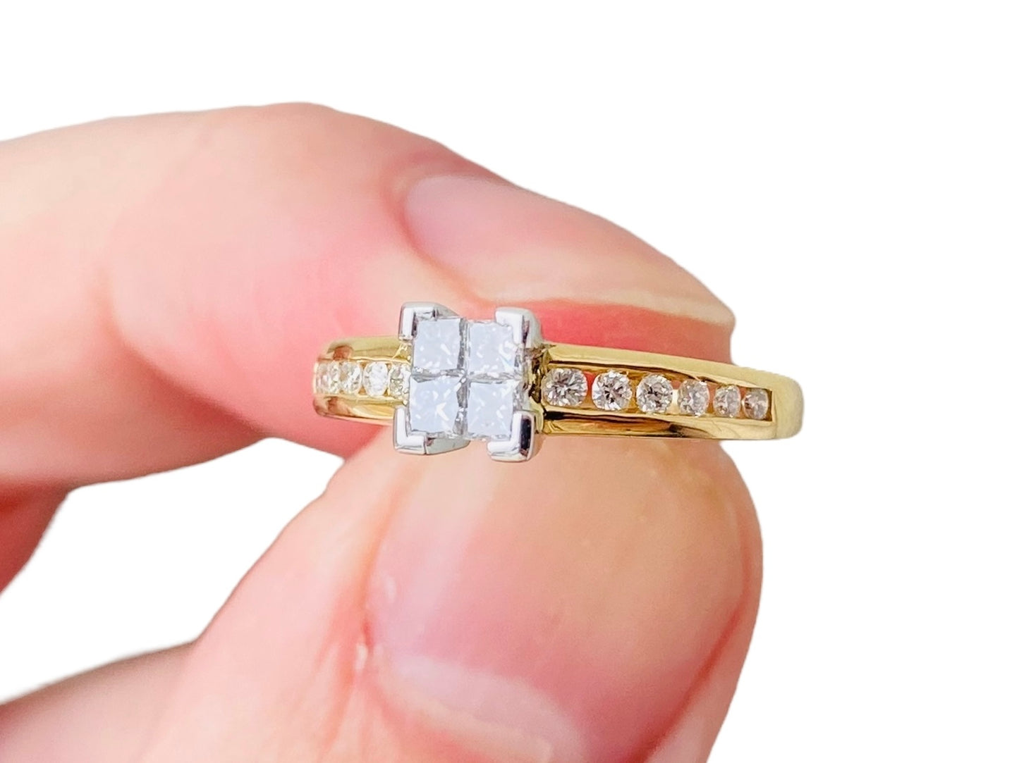 18ct Gold Diamond Ring
