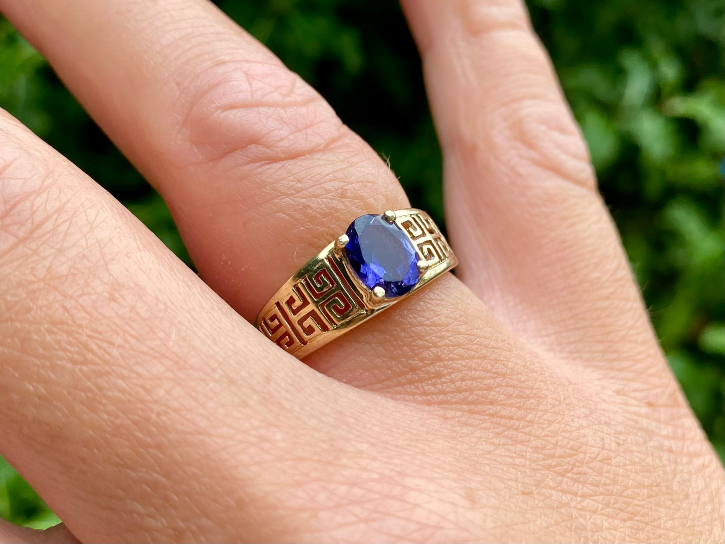 9ct Gold Iolite Ring