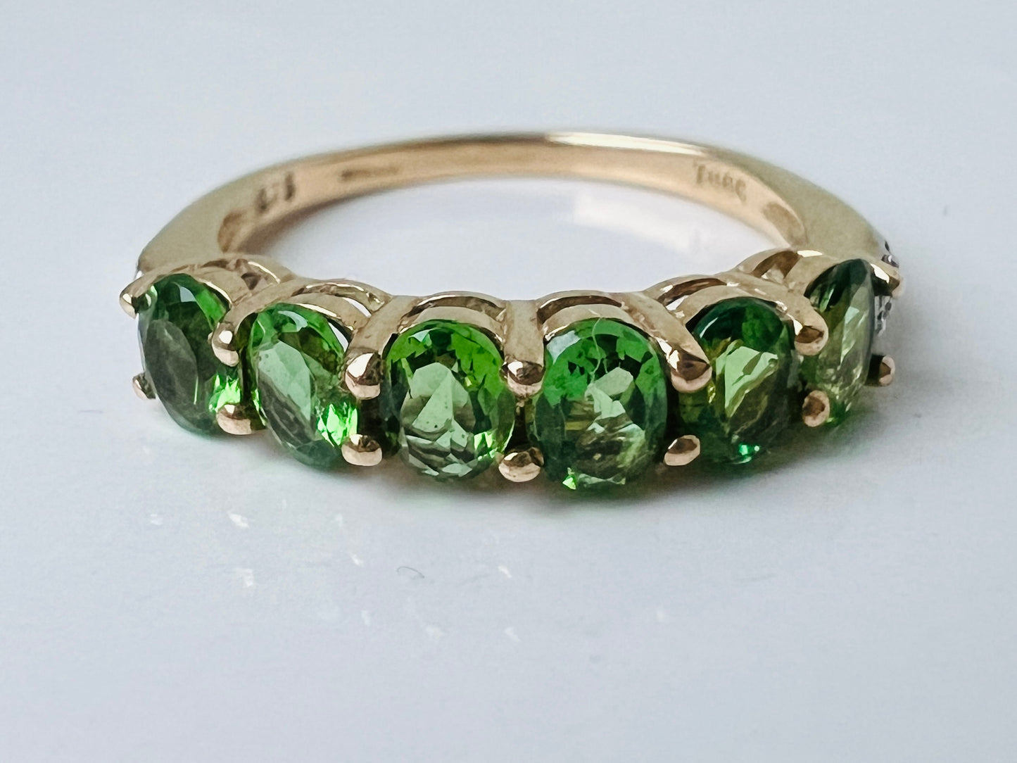 9ct Gold Tsavorite Garnet & Diamond Ring