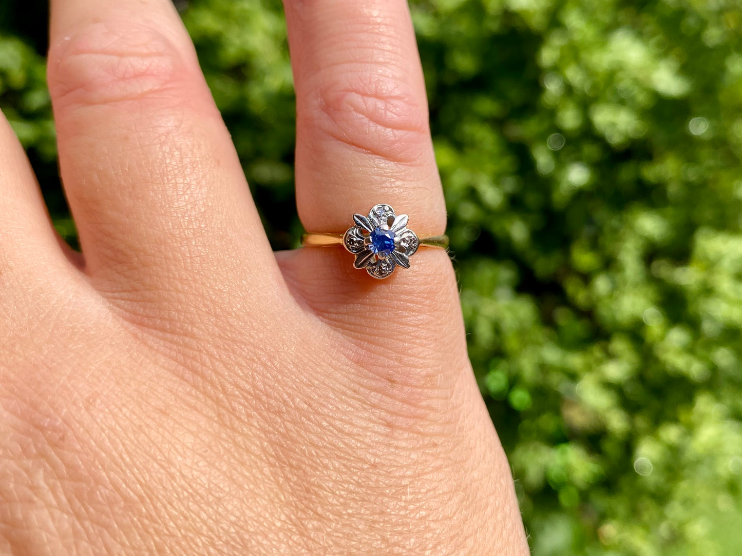 Antique 18ct Gold Sapphire & Diamond Ring