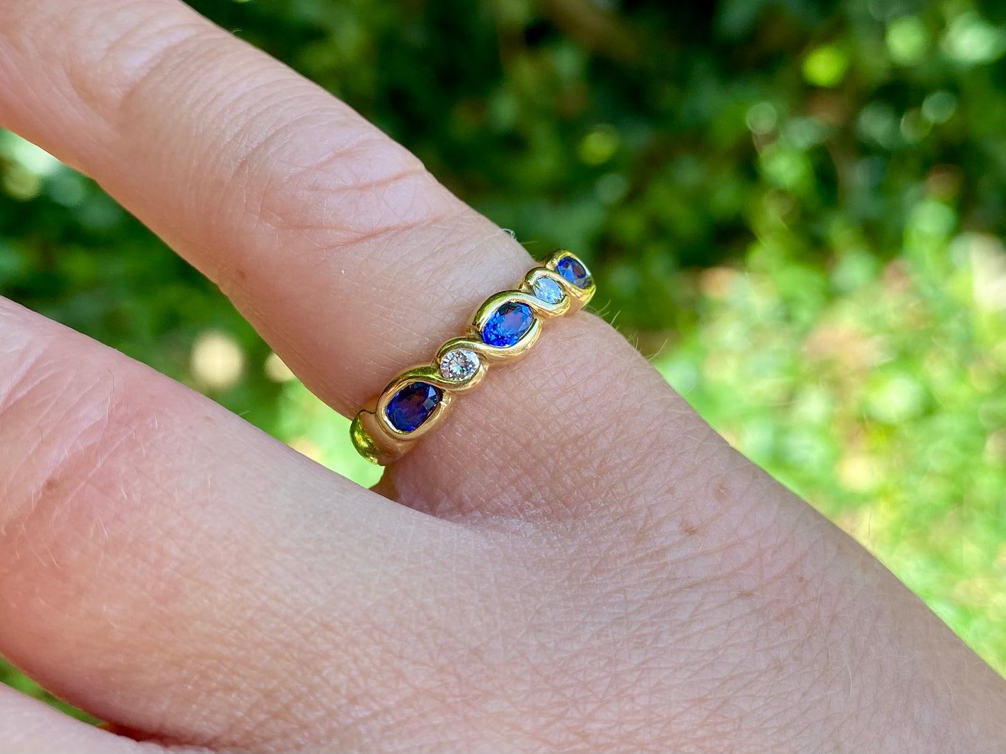 Vintage 18ct Gold Sapphire & Diamond Ring