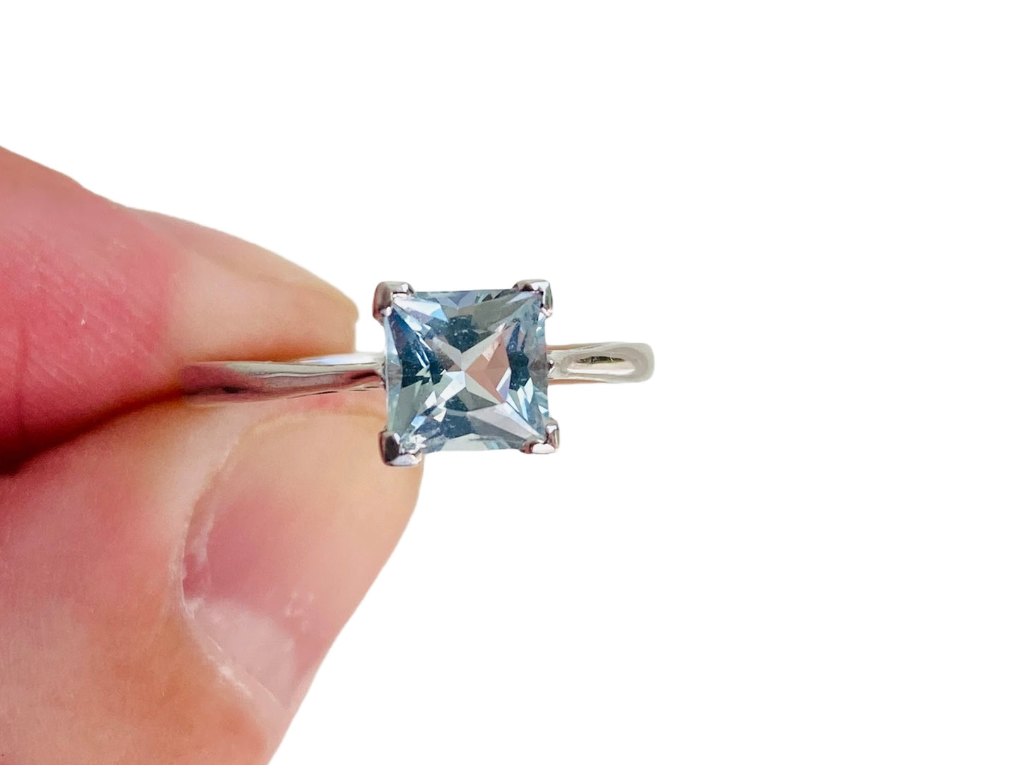 9ct Gold Aquamarine Ring