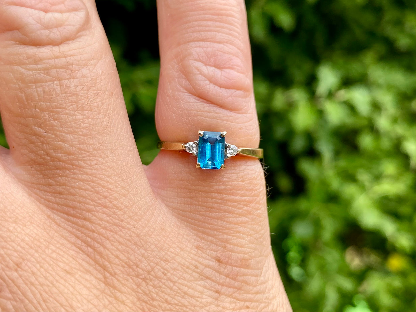 Vintage 9ct Gold Topaz & Diamond Ring