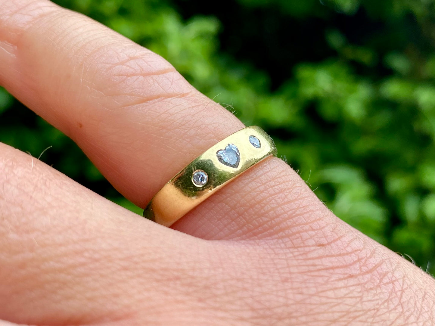 18ct Gold Diamond Heart Ring