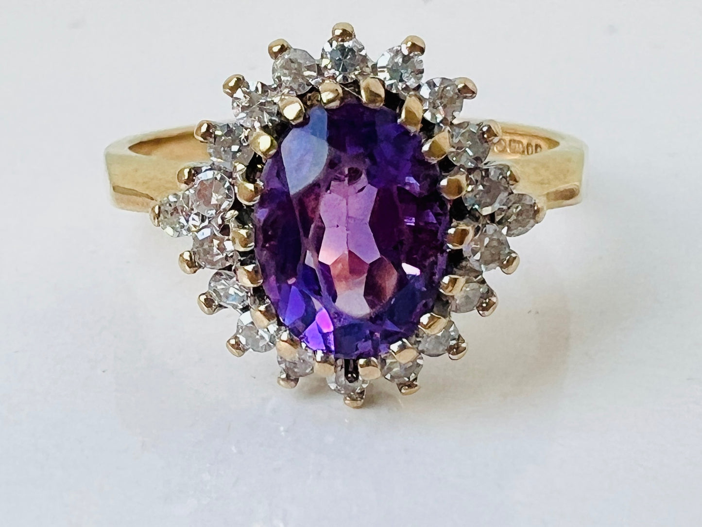 Vintage 9ct Gold Amethyst & Diamond Ring