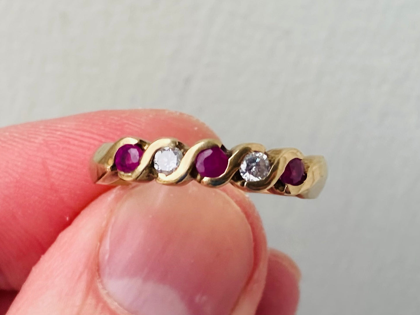 9ct Gold Ruby & Diamond Ring