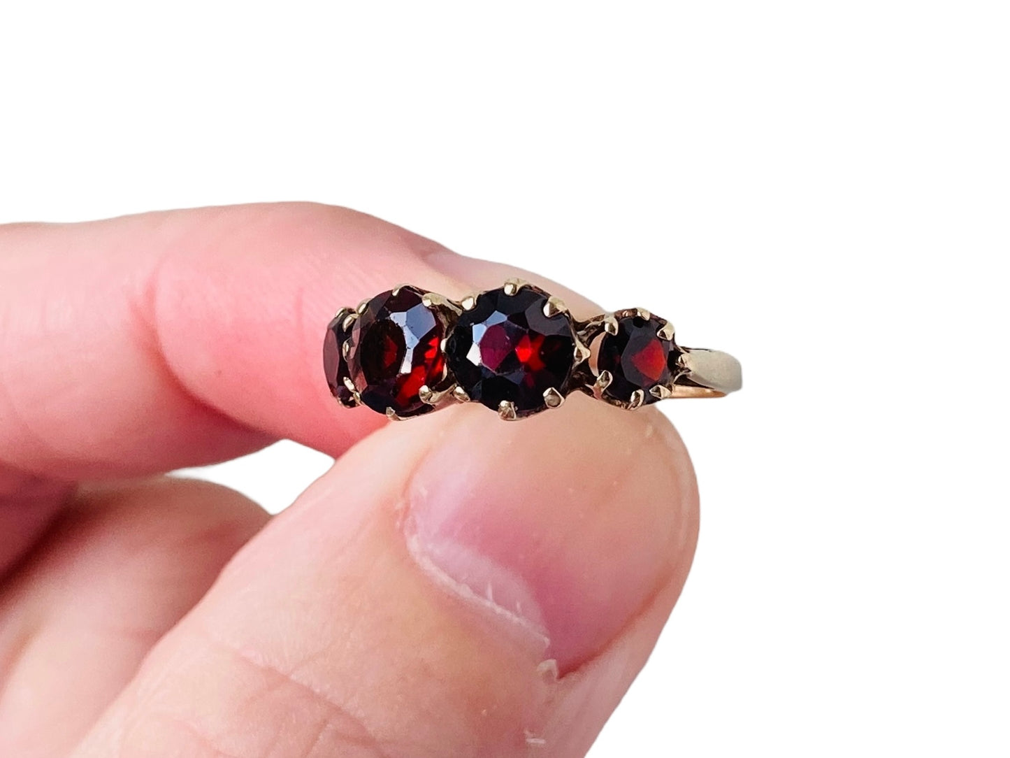 Vintage 9ct Gold Garnet Ring
