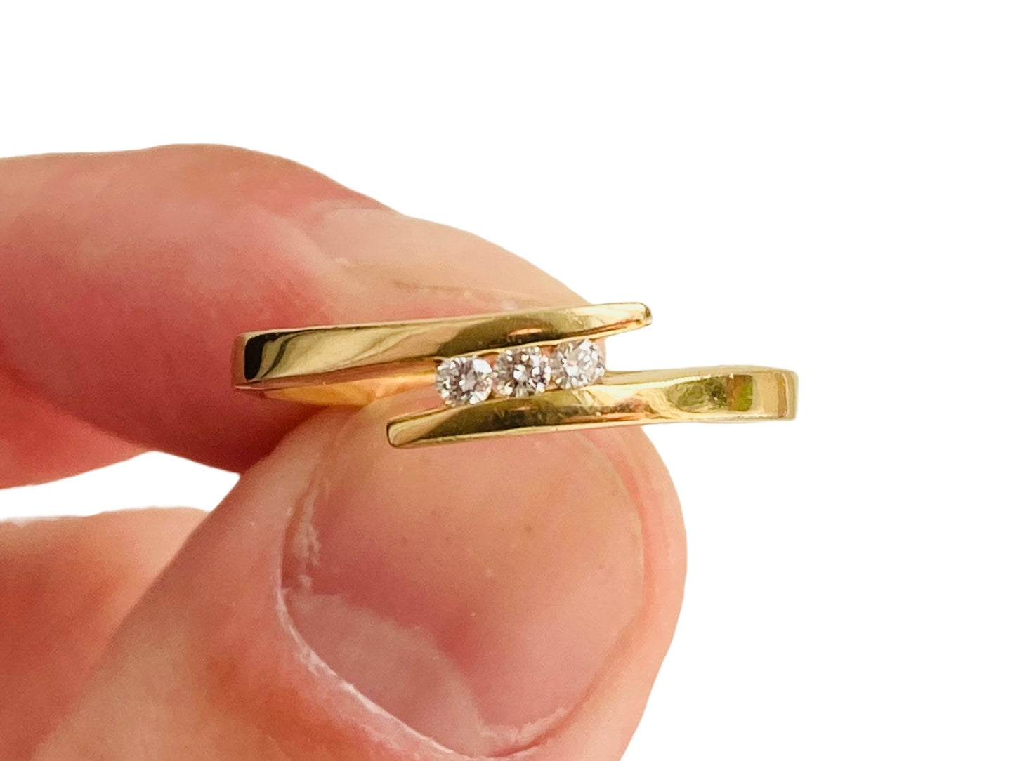 18ct Gold Three-Stone Diamond Ring
