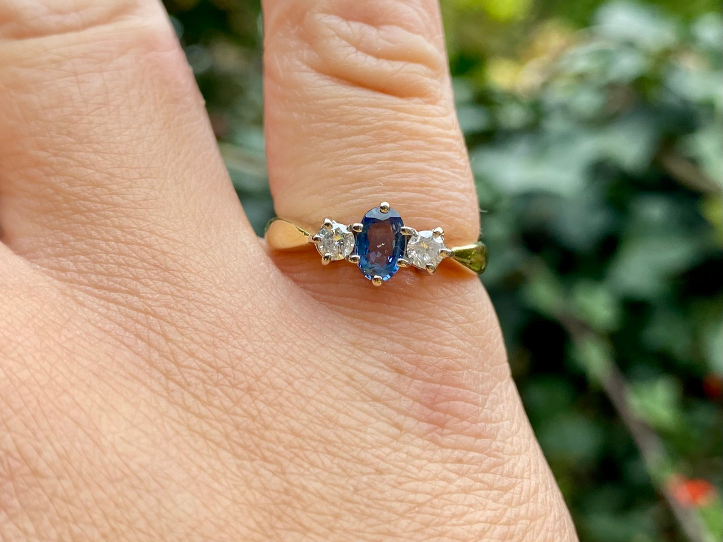 18ct Gold Sapphire & Diamond Ring