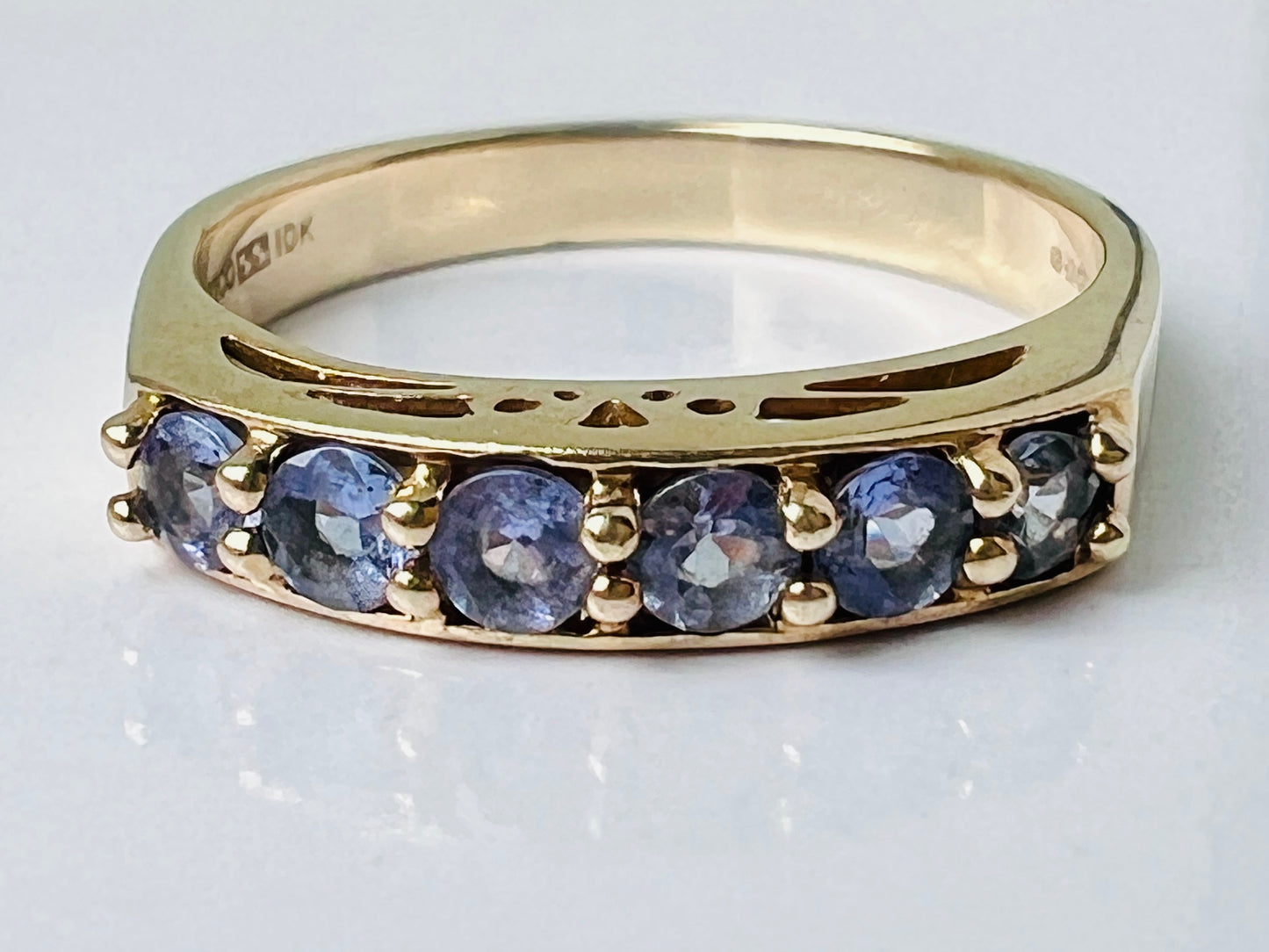 10ct Gold Tanzanite Ring