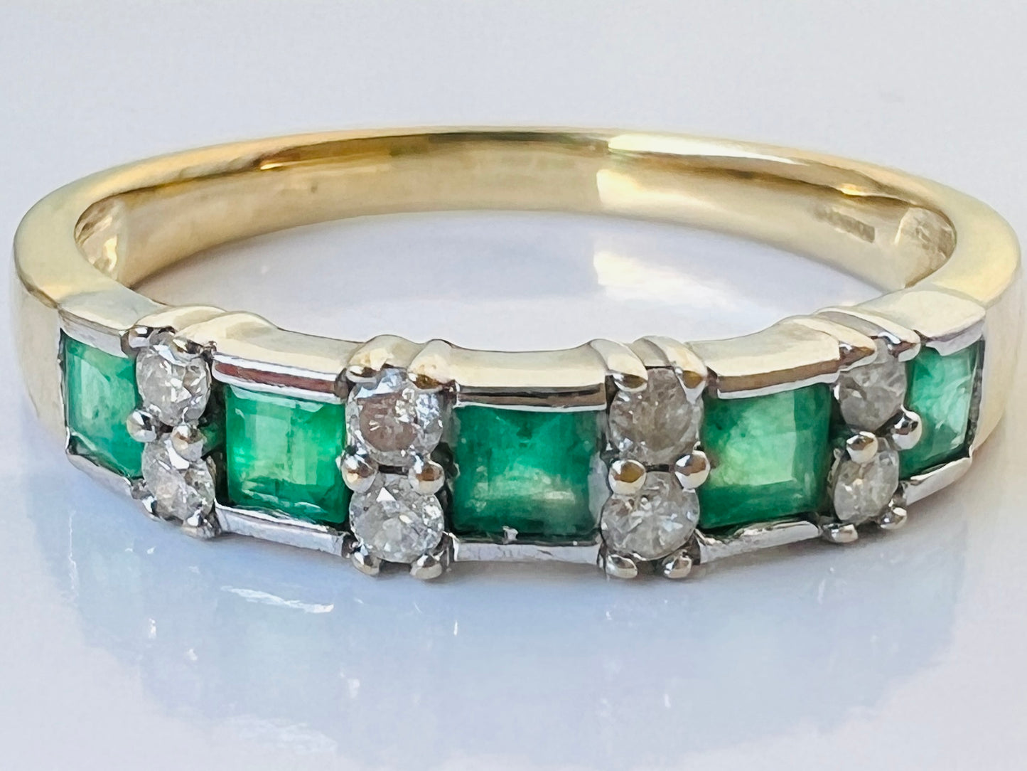 9ct Gold Emerald & Diamond Ring
