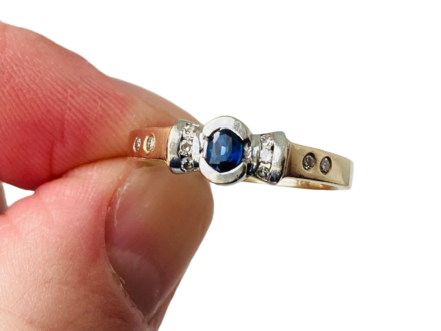 14ct Gold Sapphire & Diamond Ring