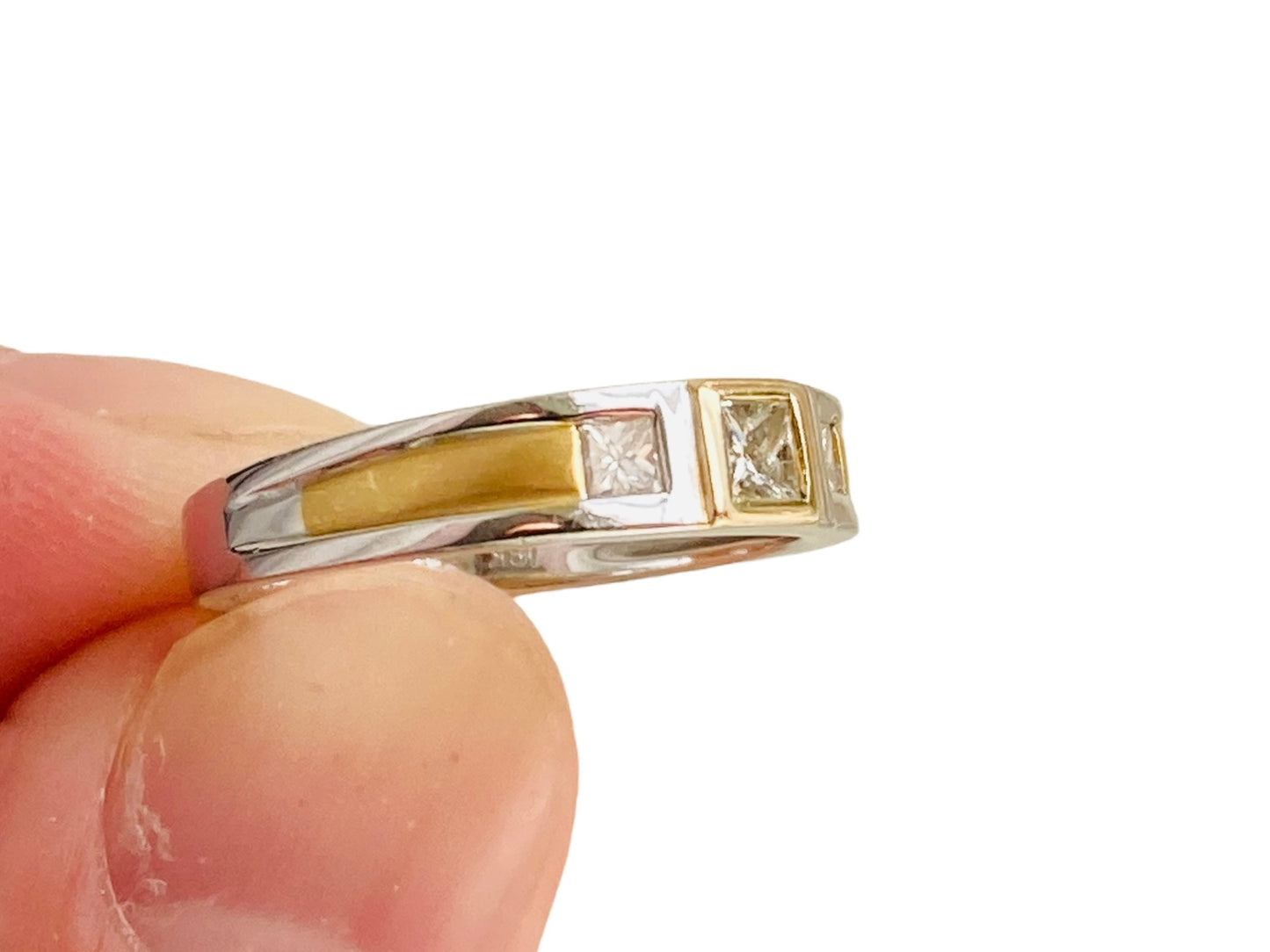18ct Gold Three-Stone Diamond Ring