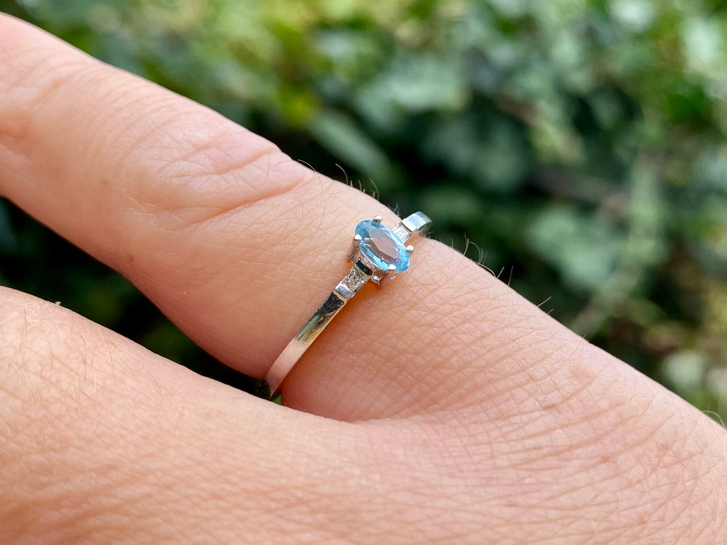 18ct Gold Aquamarine & Dimaond Ring
