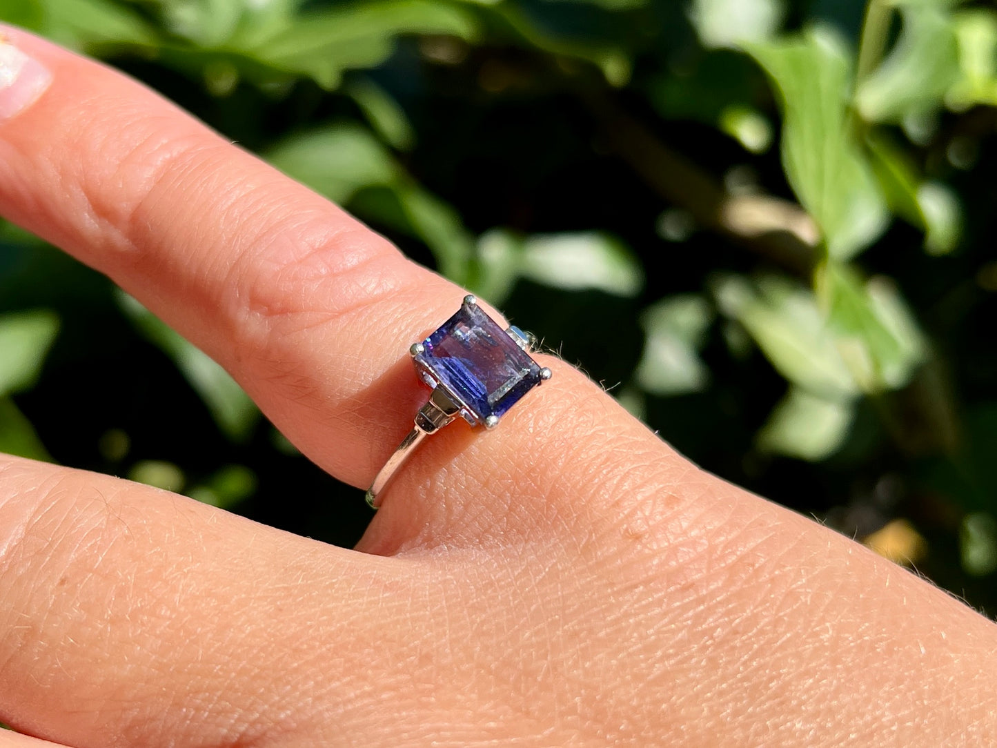9ct Gold Iolite & Diamond Ring