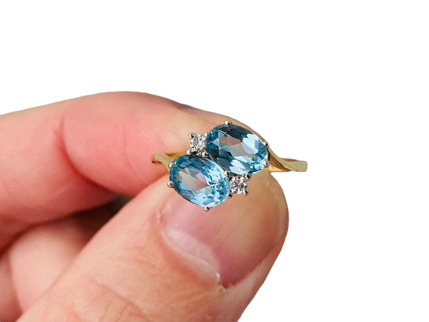 Vintage 18ct Gold Aquamarine Diamond Ring