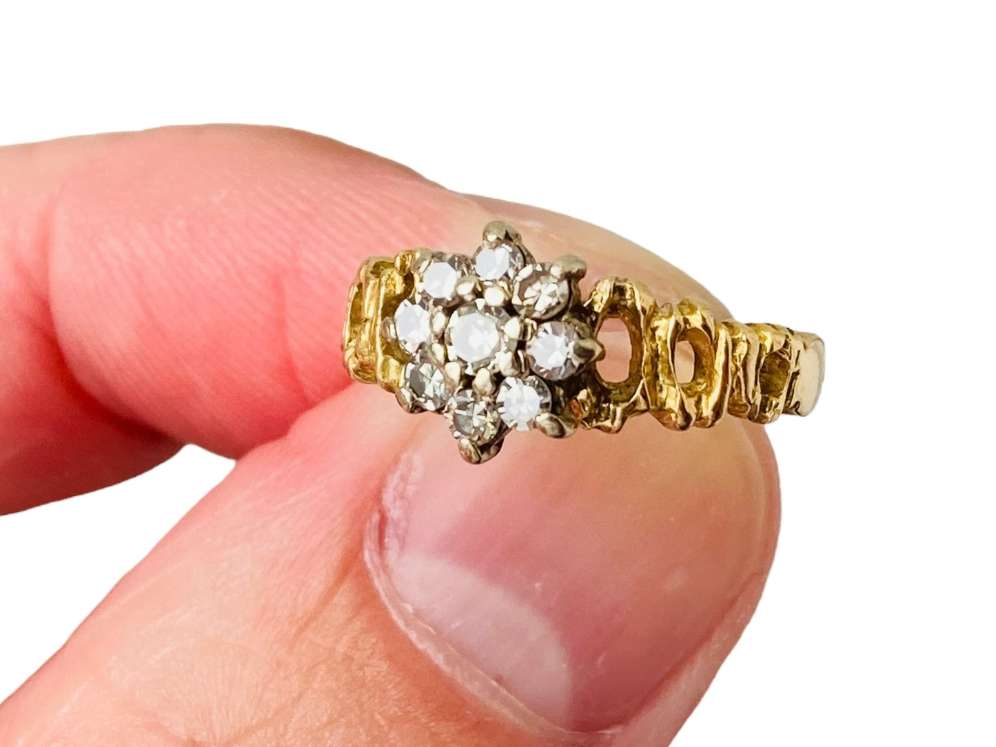 Vintage 18ct Gold Diamond Daisy Cluster Ring