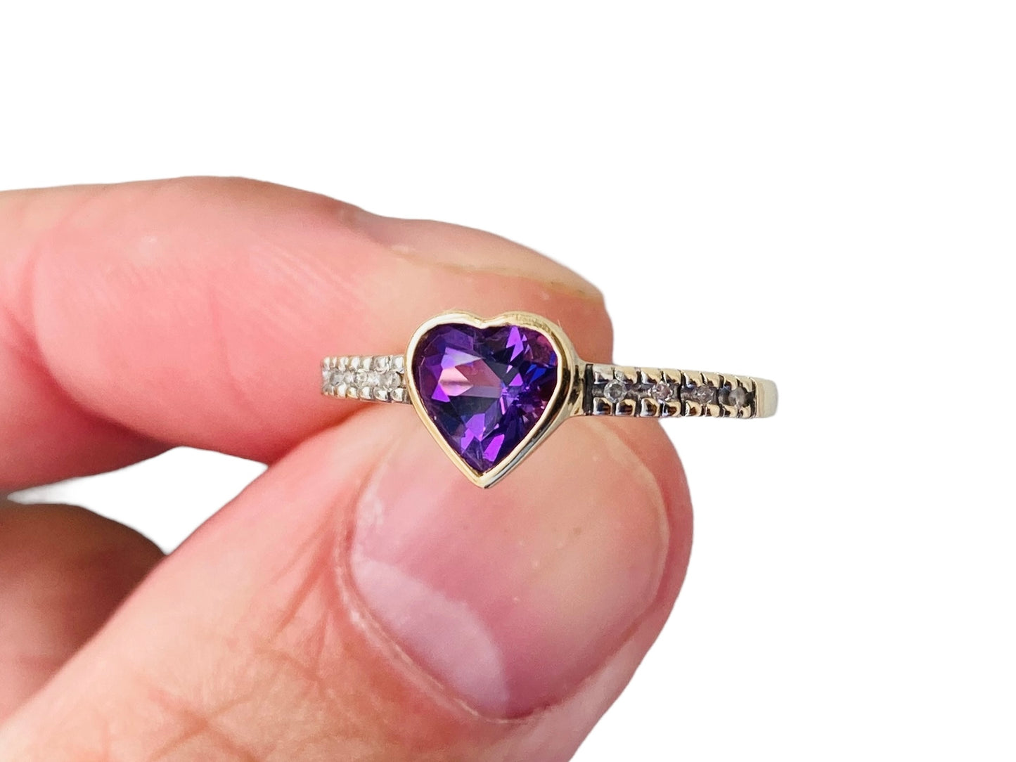 9ct Gold Amethyst & Diamond Ring