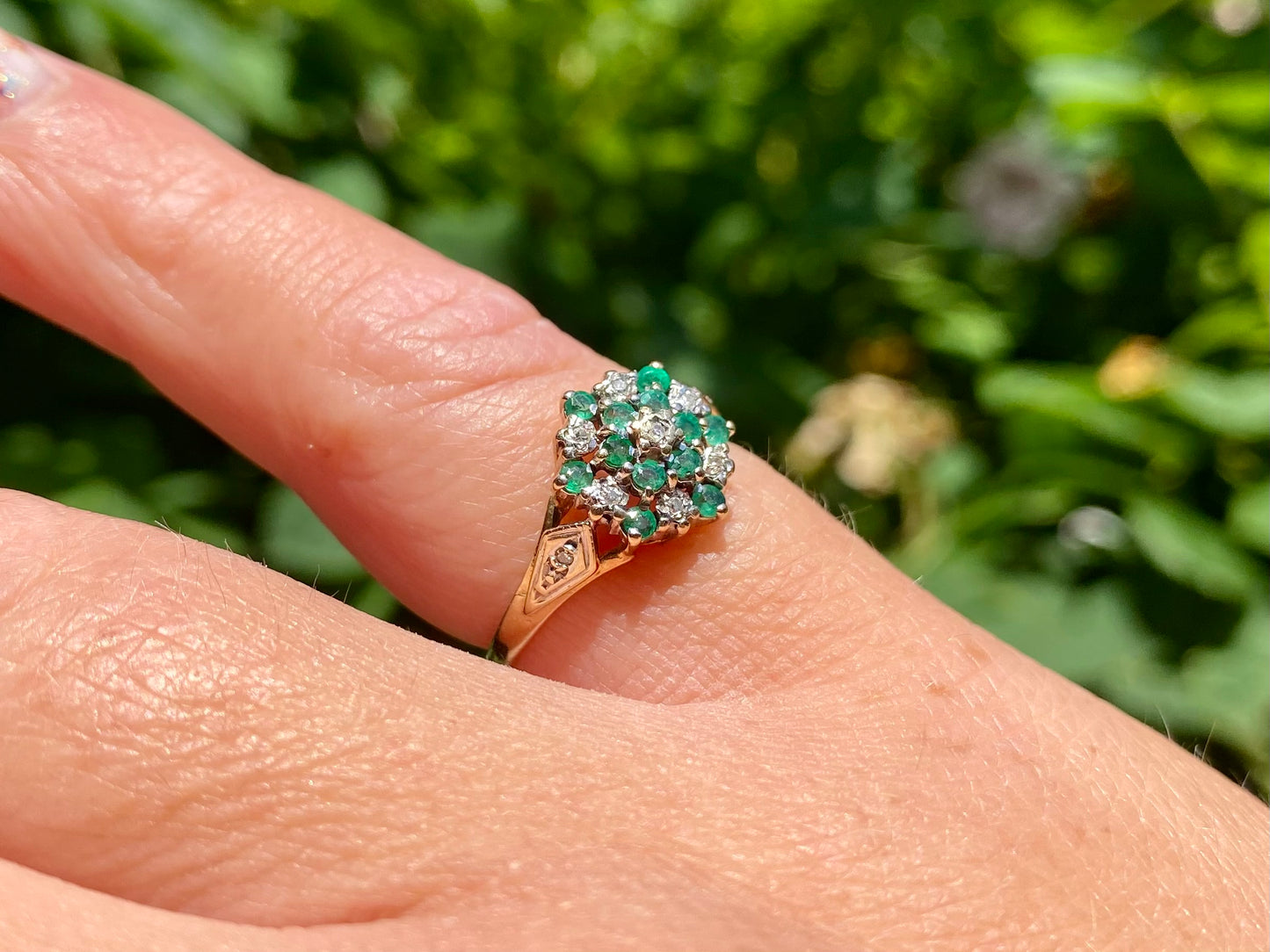 9ct Gold Emerald & Diamond Ring