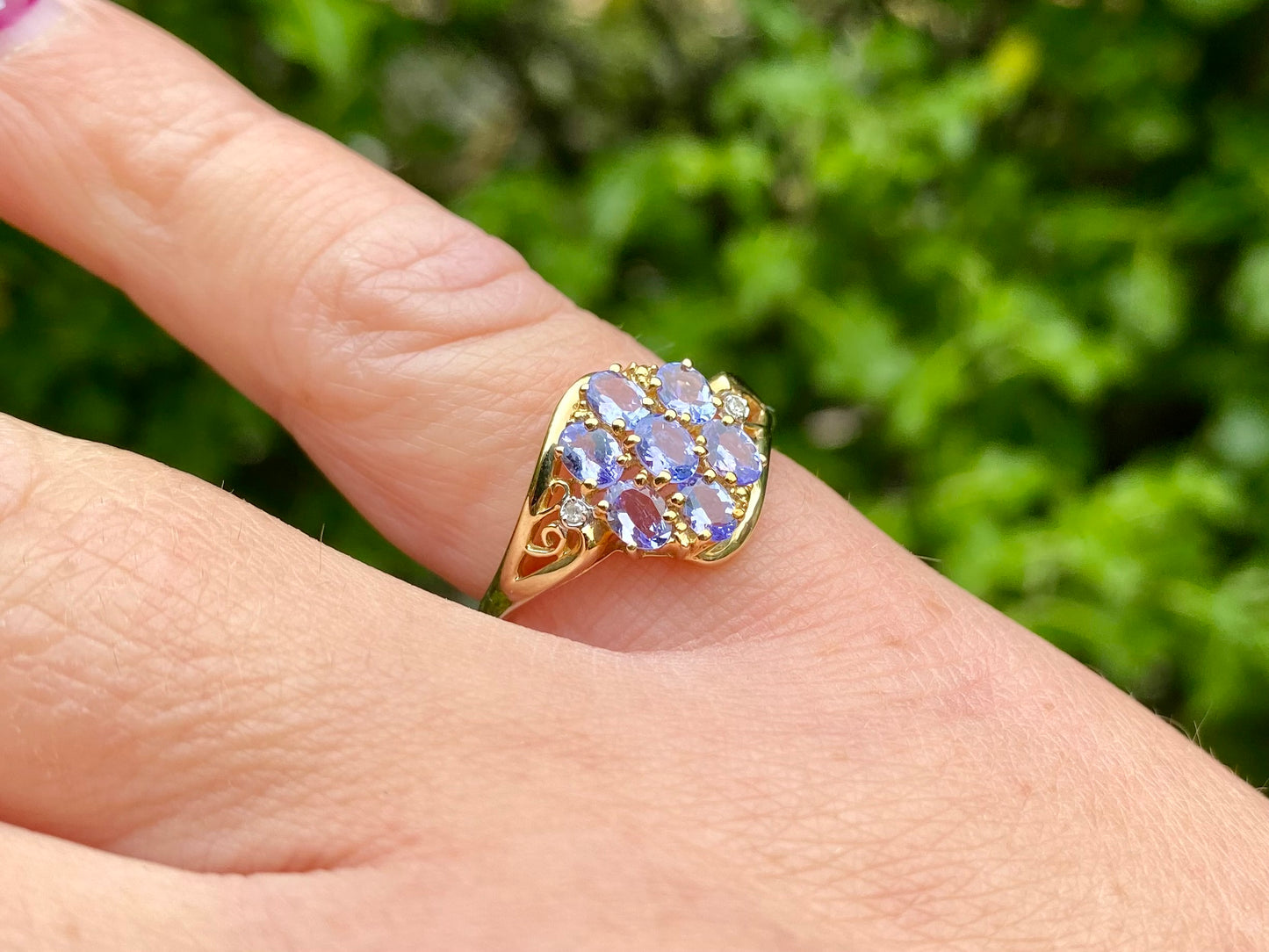9ct Gold Tanzanite & Diamond Ring