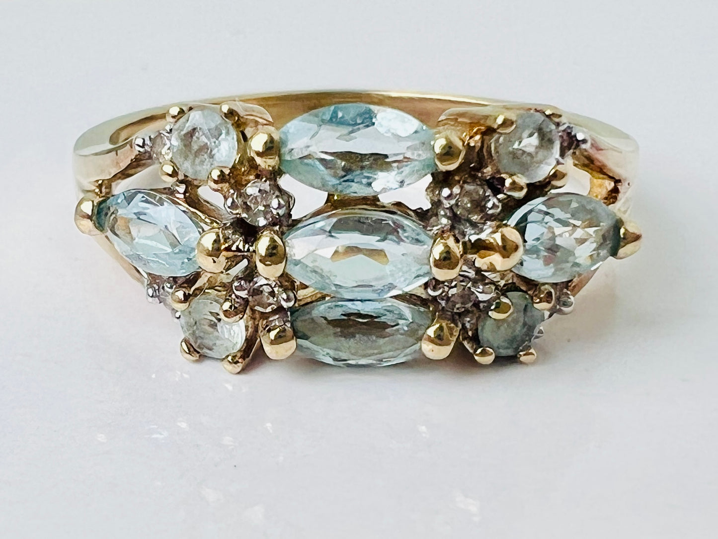 9ct Gold Aquamarine & Diamond Ring