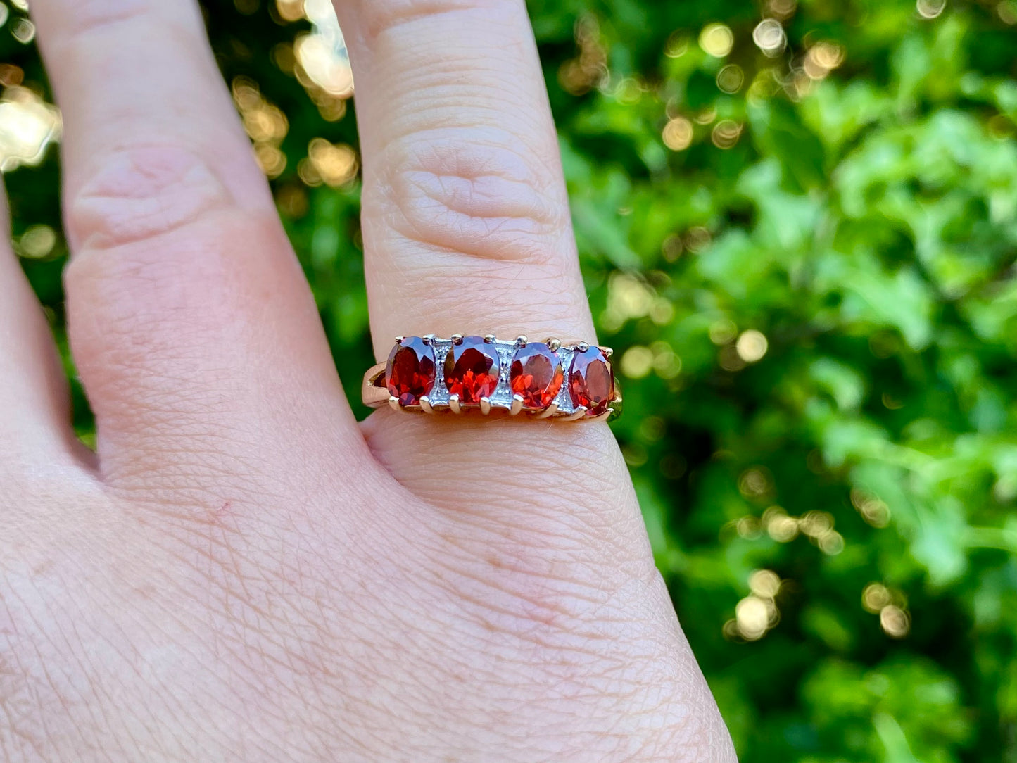 9ct Gold Garnet & Diamond Ring
