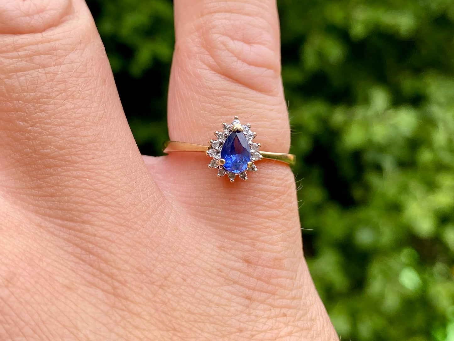 9ct Gold Sapphire & Diamond Ring