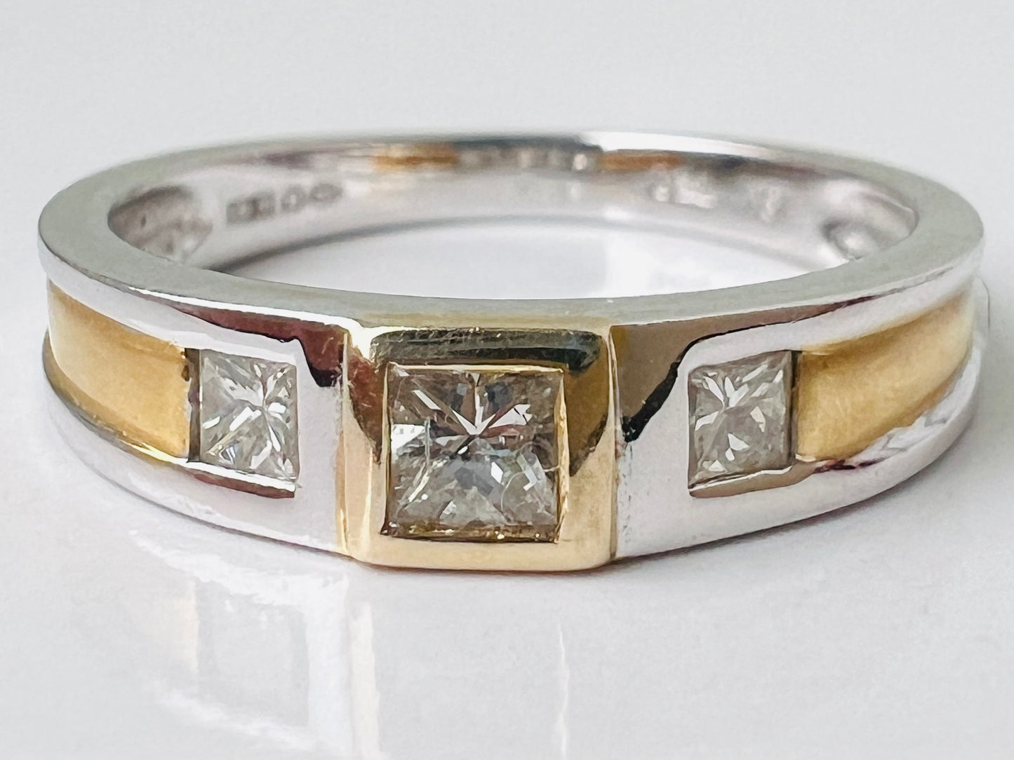 18ct Gold Three-Stone Diamond Ring