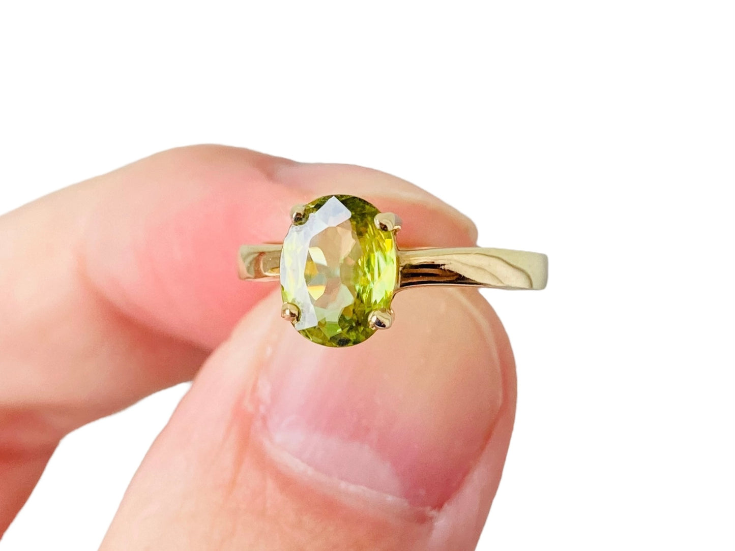 9ct Gold Peridot Ring