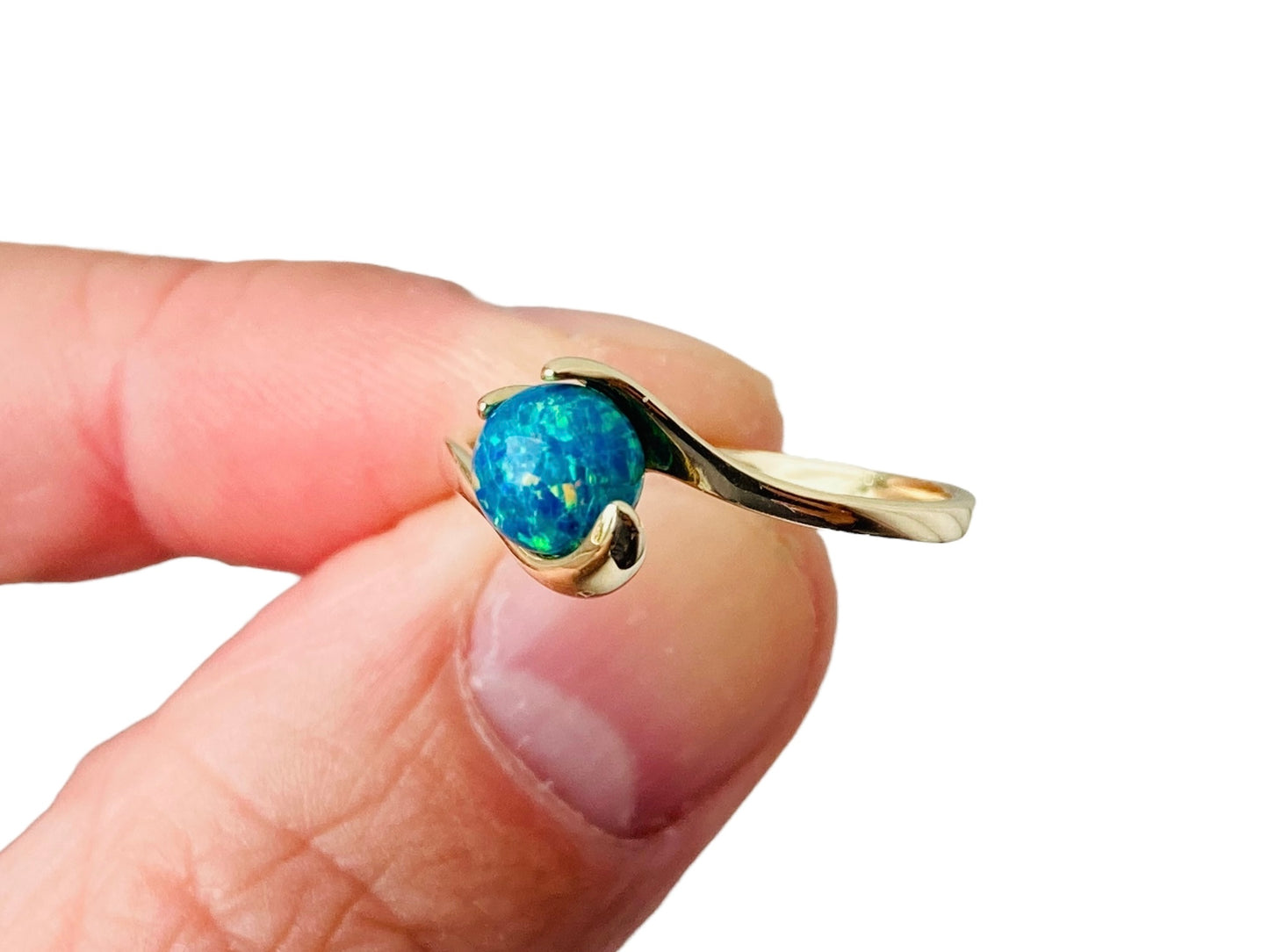 9ct Gold Synthetic Opal Ring
