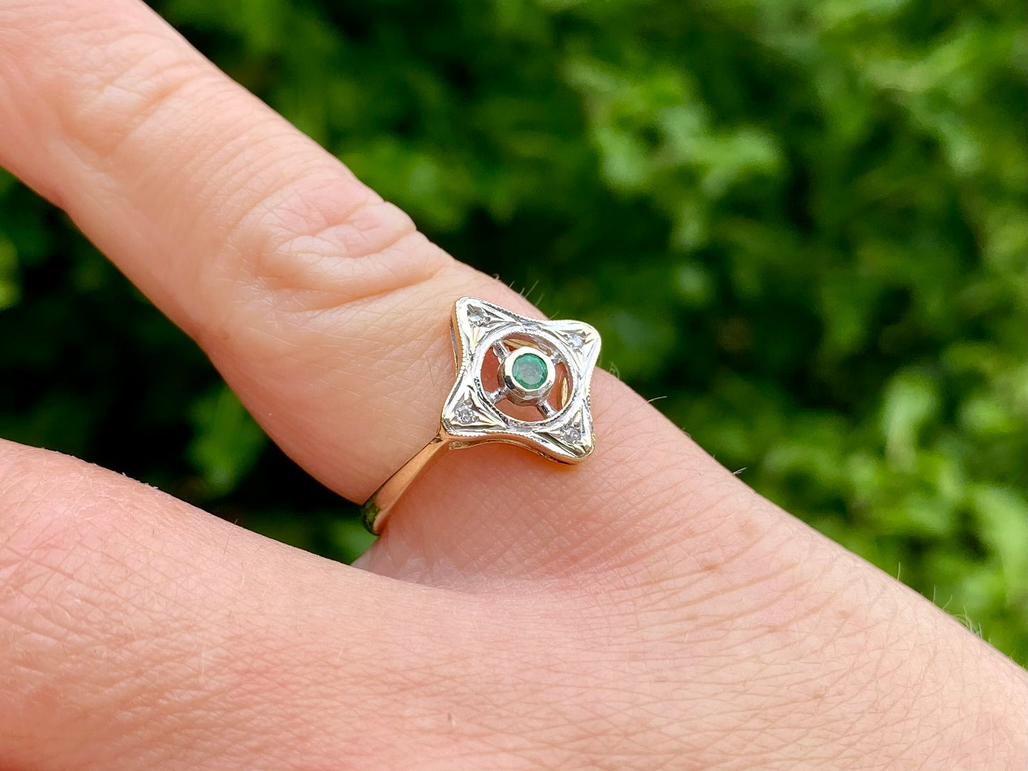 9ct Gold Emerald & Diamond Ring