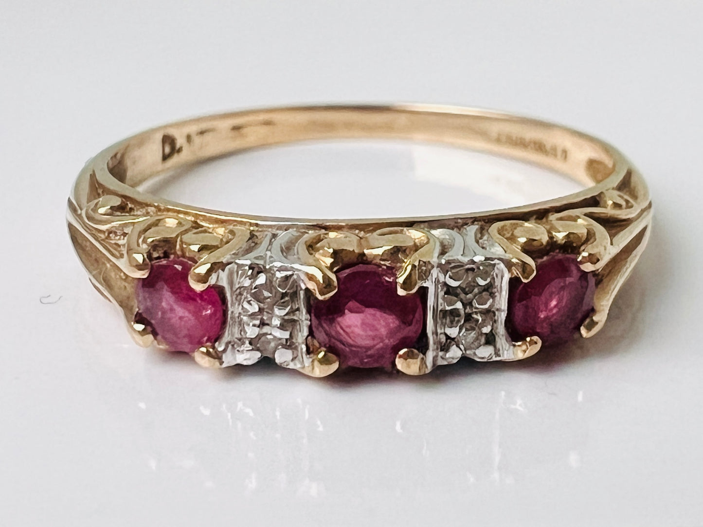 Vintage 9ct Gold Ruby & Diamond Ring