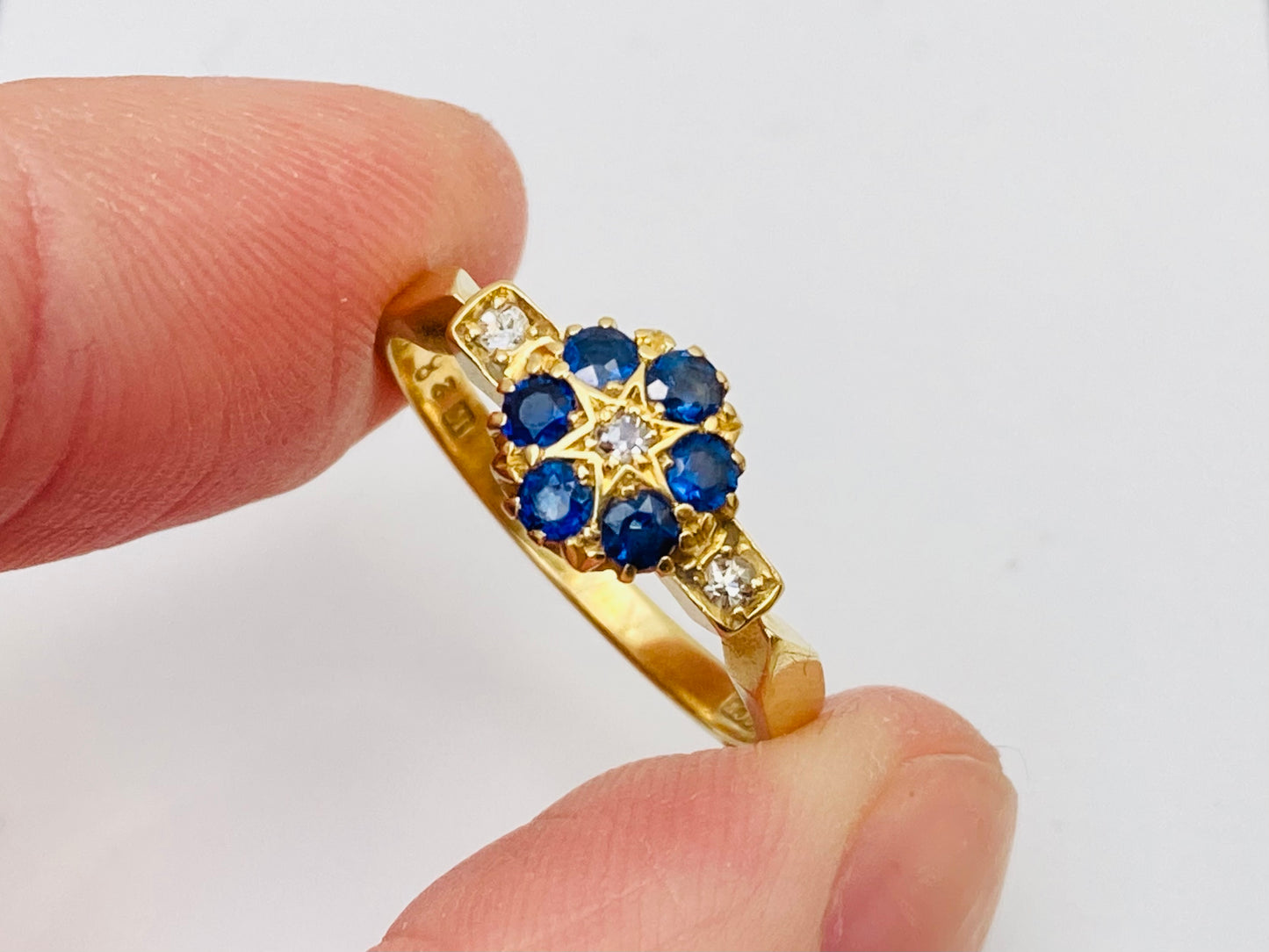 Antique 18ct Gold Sapphire & Diamond Ring