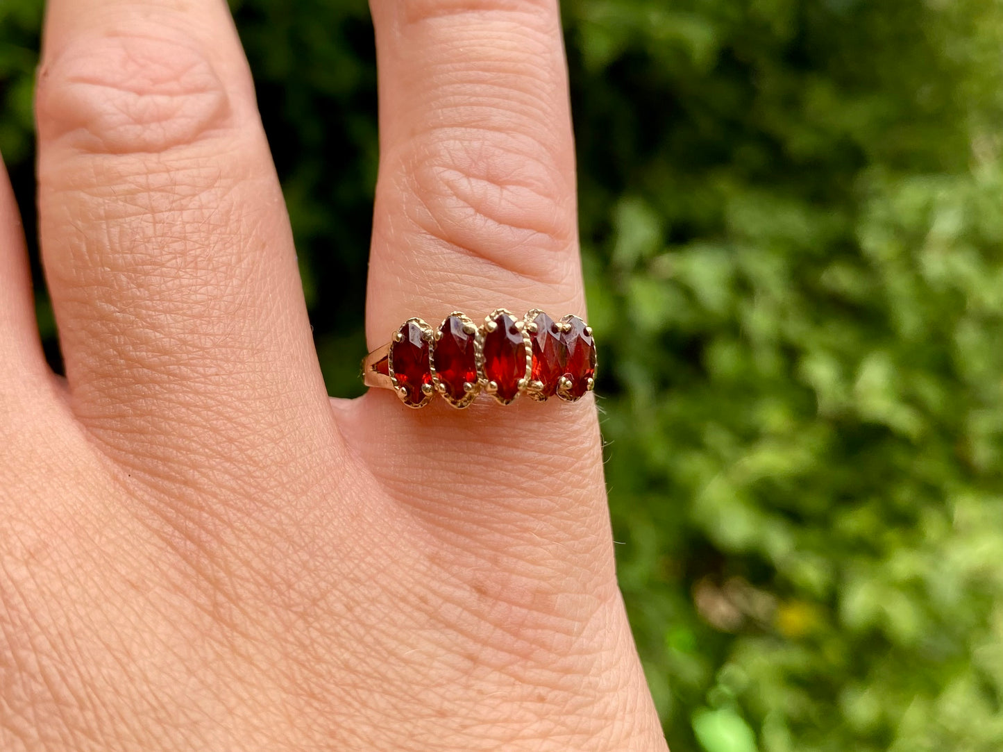 9ct Gold Garnet Ring