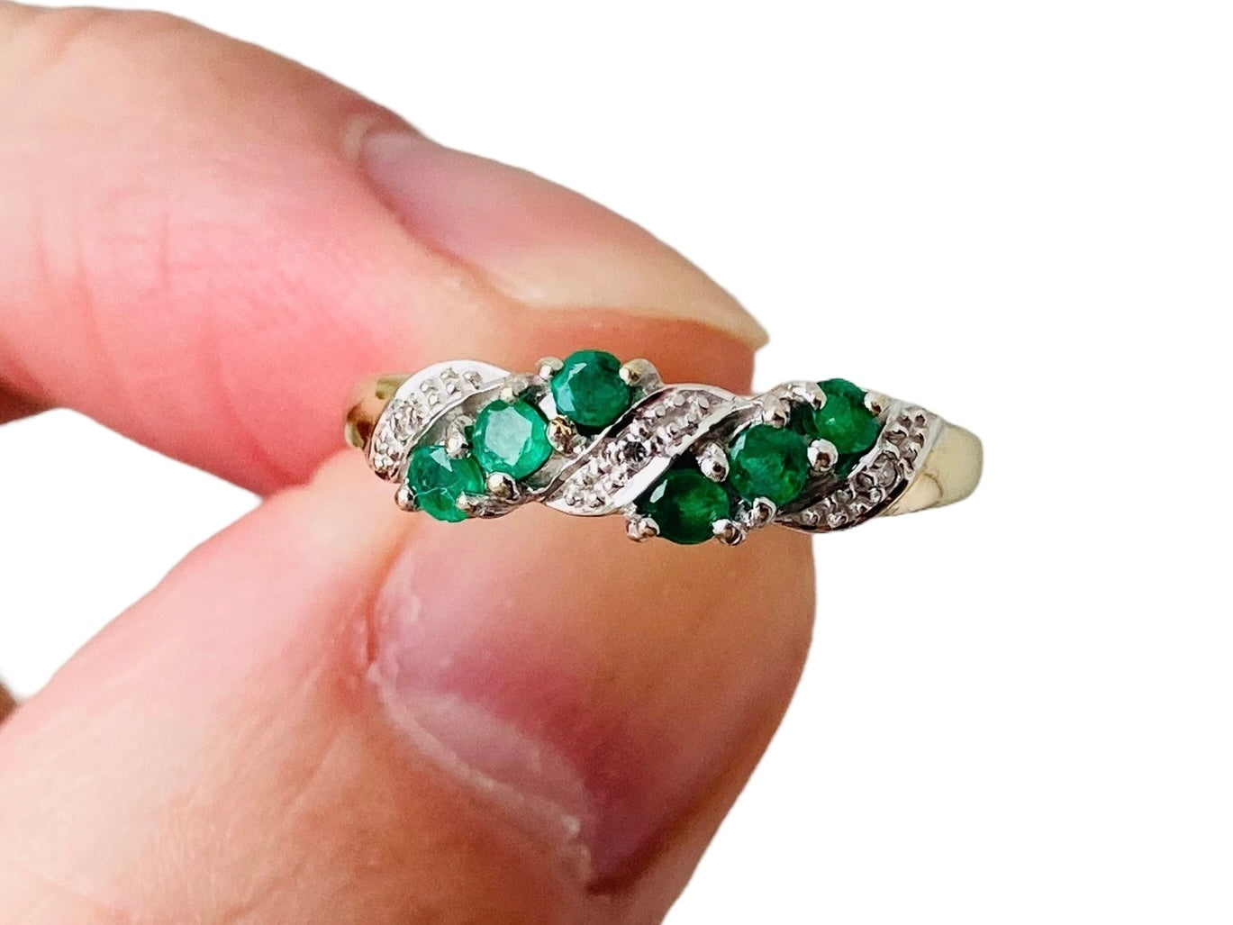 9ct Gold Emerald & Diamond Ring