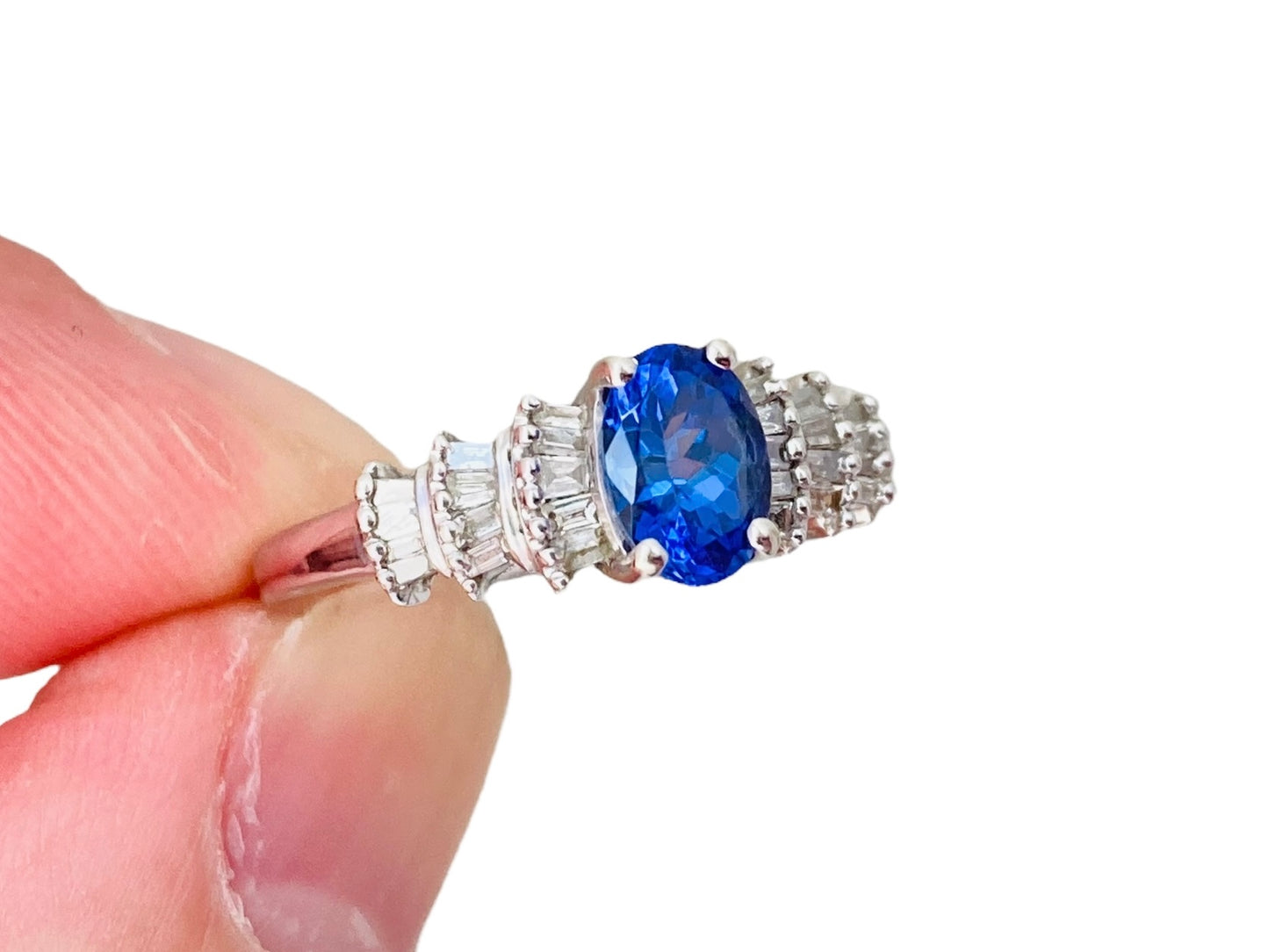 14ct Gold Tanzanite & Diamond Ring
