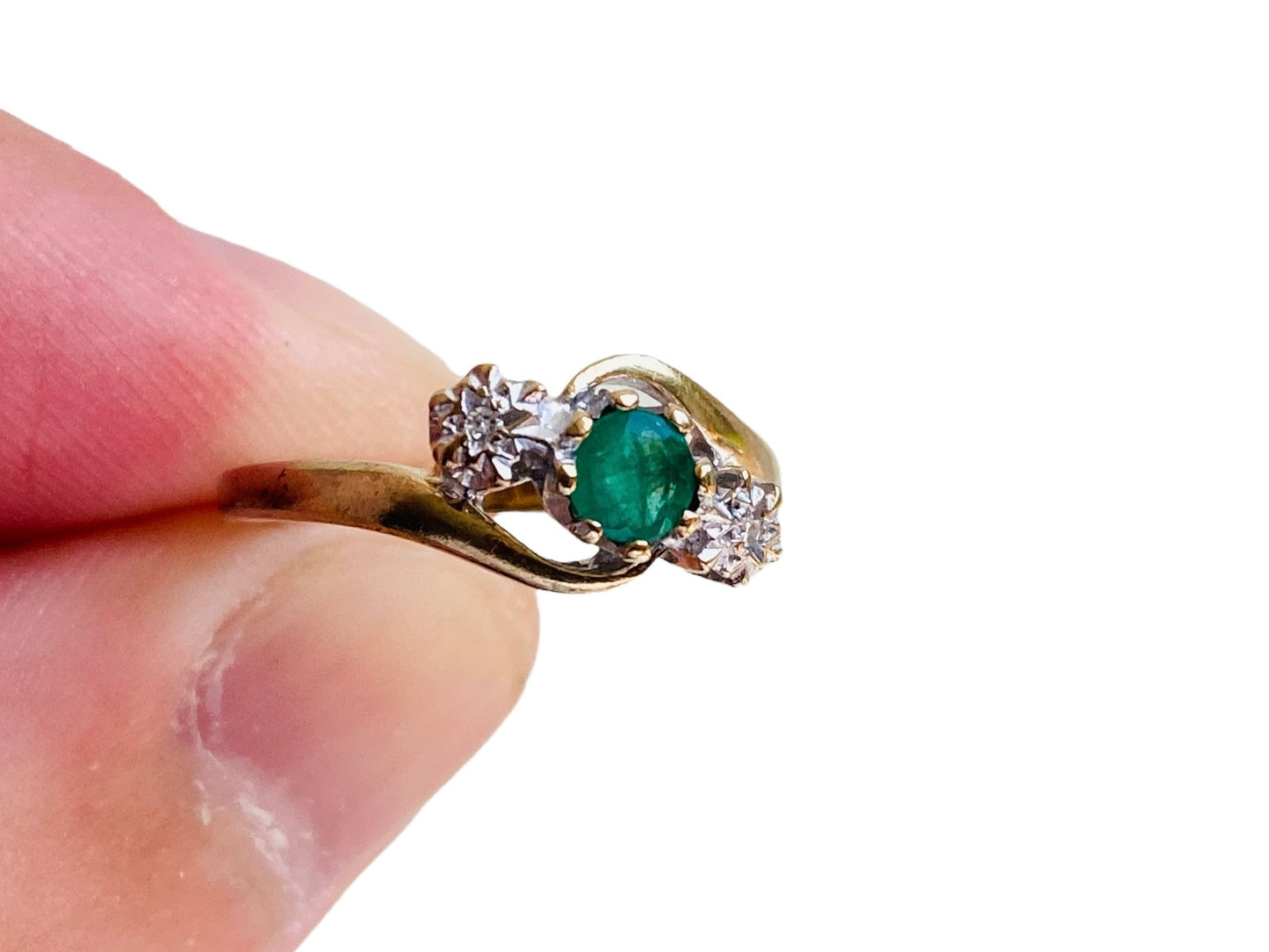 9ct Gold Emerald & Diamond Ring