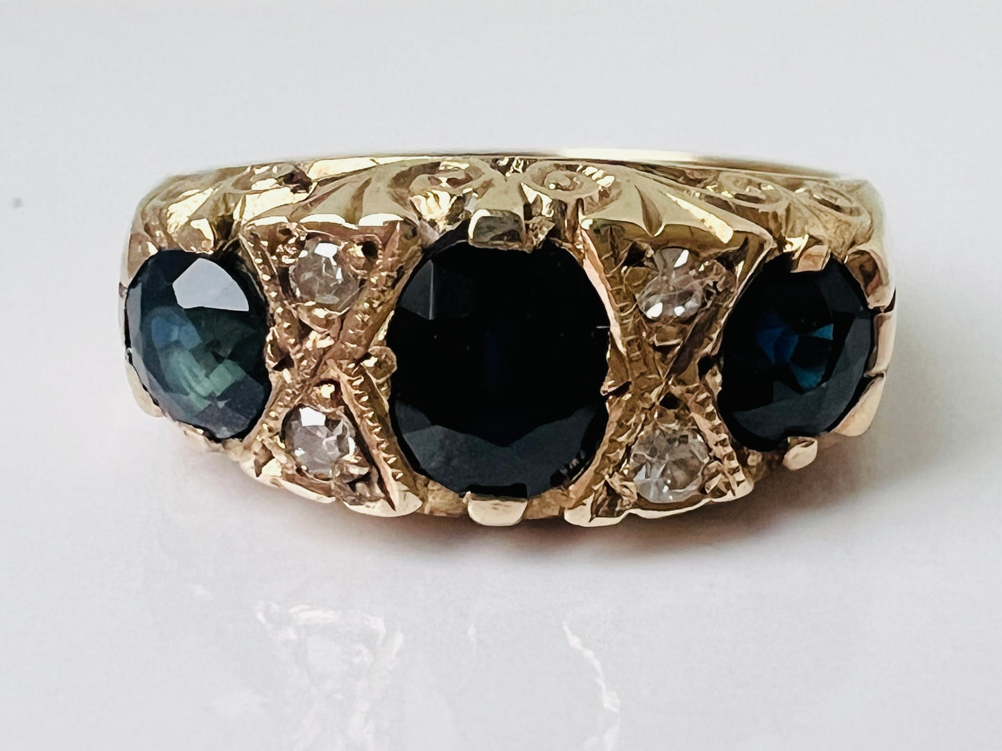 Vintage 9ct Gold Sapphire & Diamond Ring