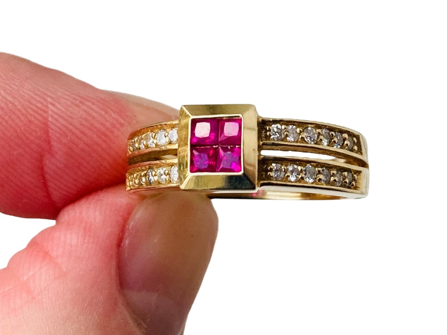 14ct Gold Ruby & Diamond Ring