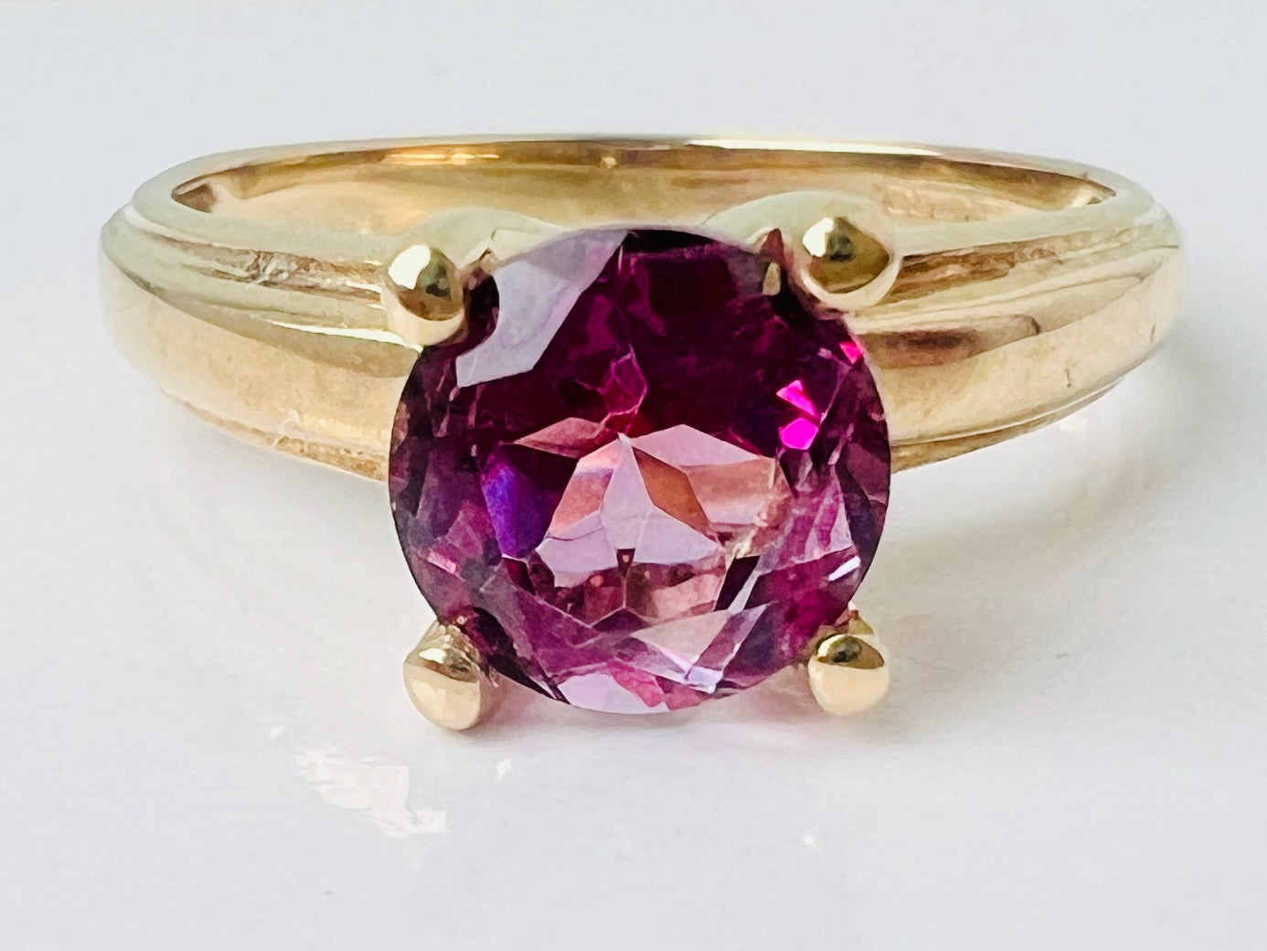 9ct Gold Pink Sapphire Ring