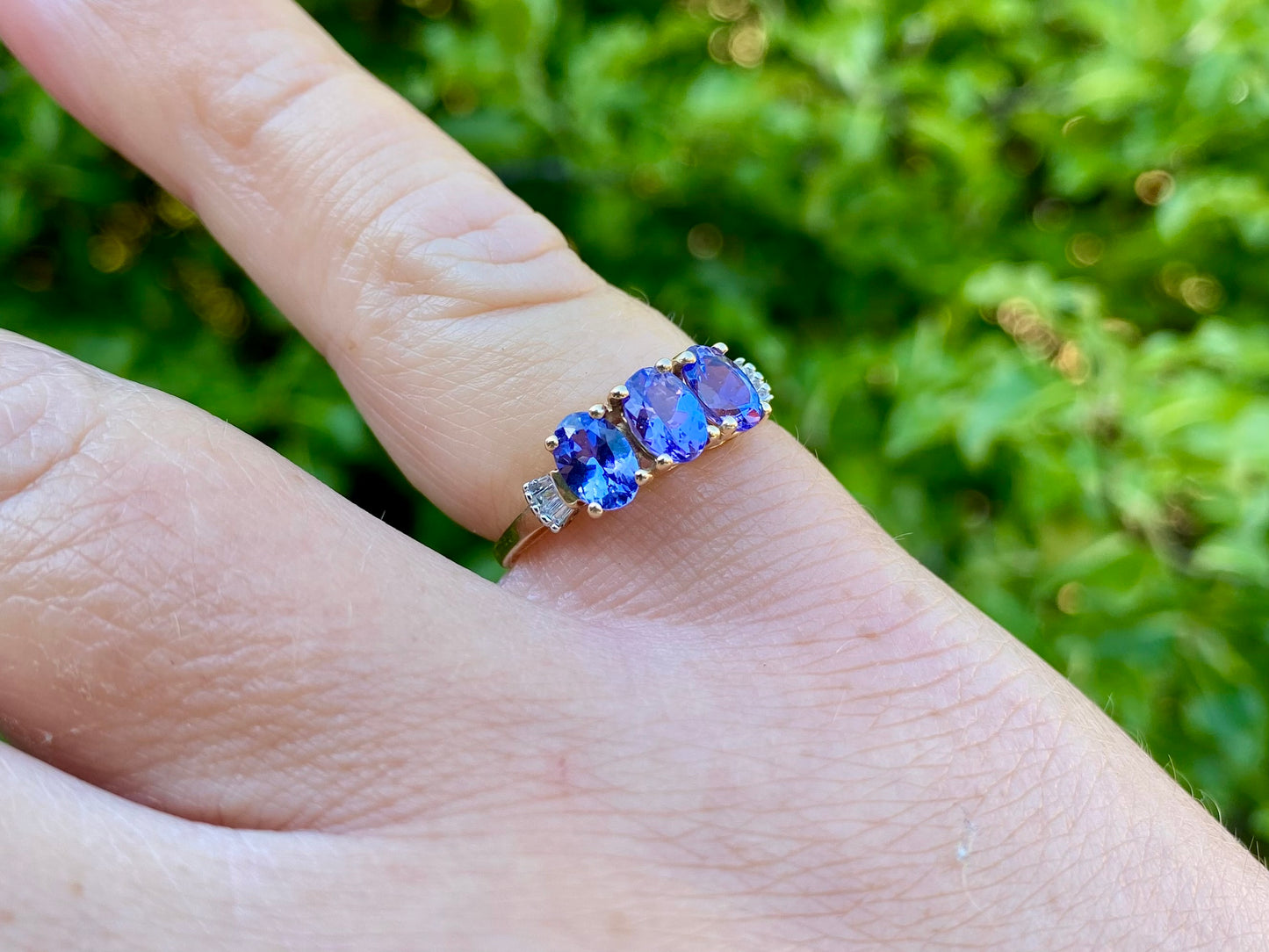 9ct Gold Tanzanite & Diamond Ring