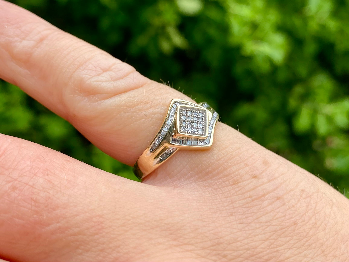 9ct Gold Diamond Ring