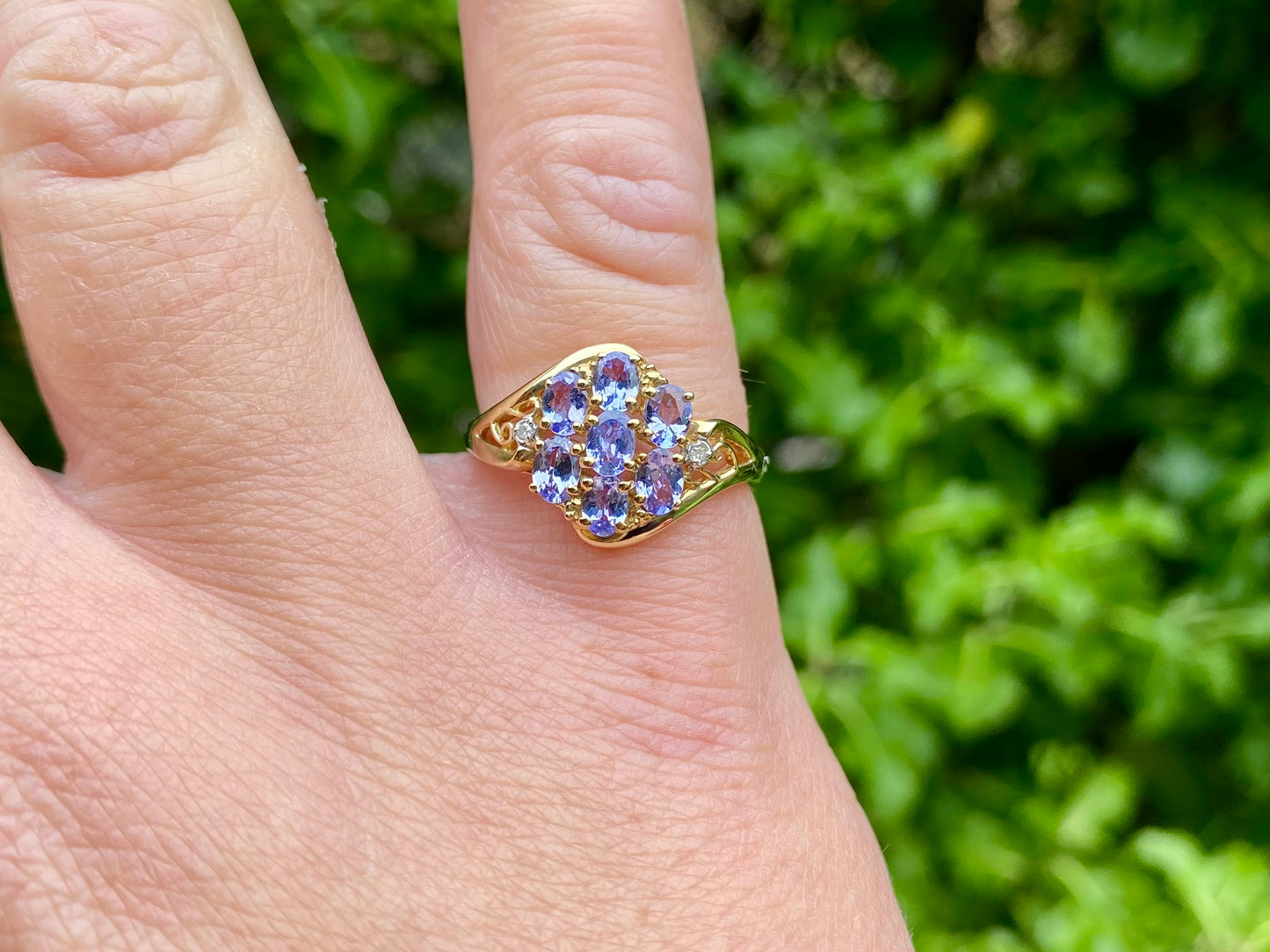 9ct Gold Tanzanite & Diamond Ring