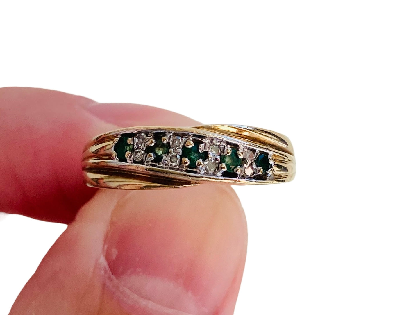 9ct Gold Emerald & Diamond Ring