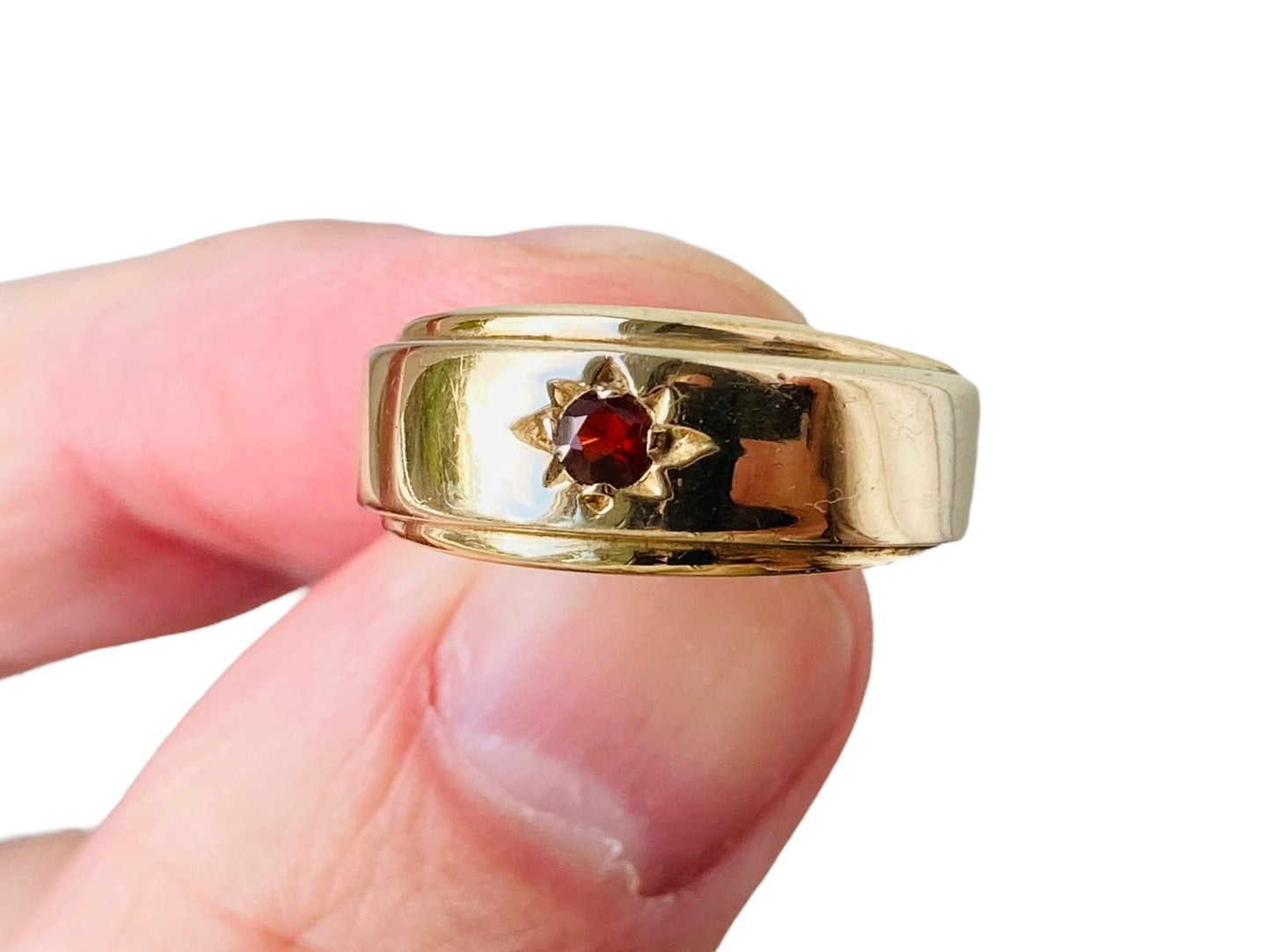 Vintage 9ct Gold Garnet Ring