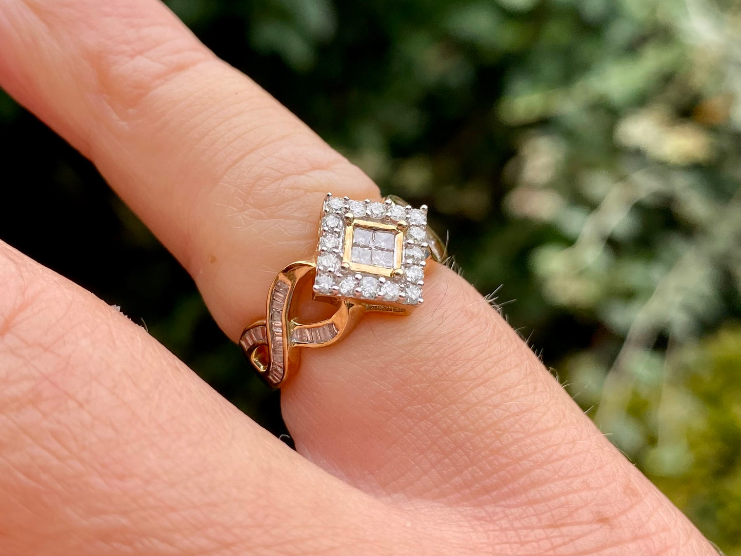 9ct Gold Diamond Ring