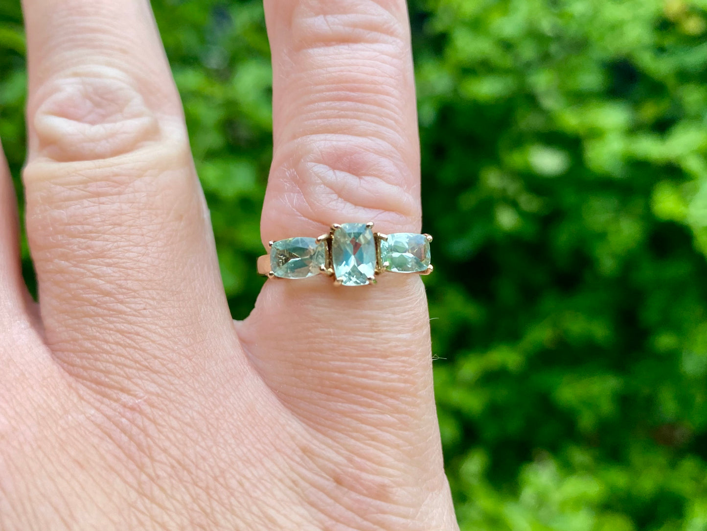 9ct Gold Green Garnet Ring