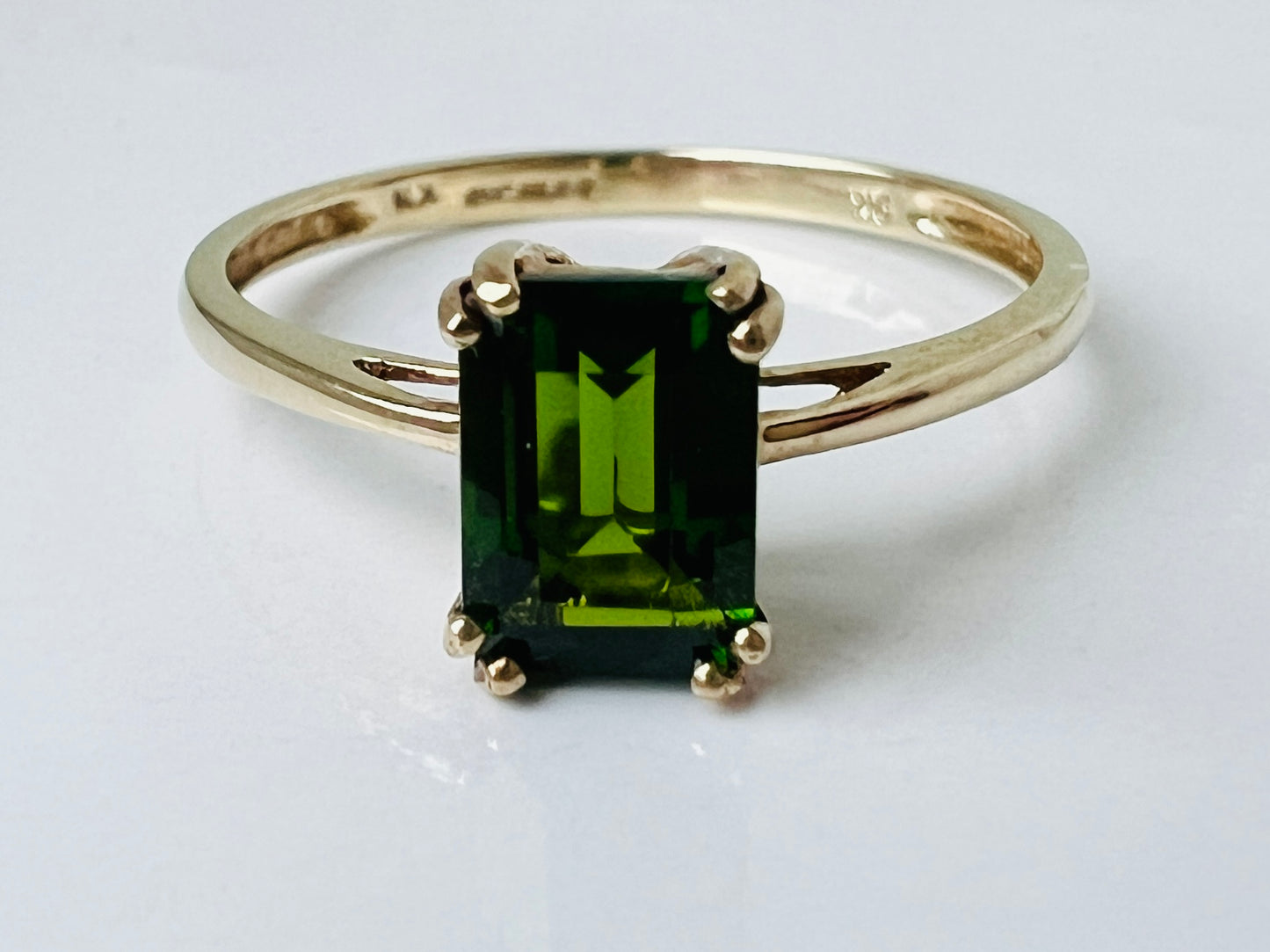 9ct Gold Diopside Ring