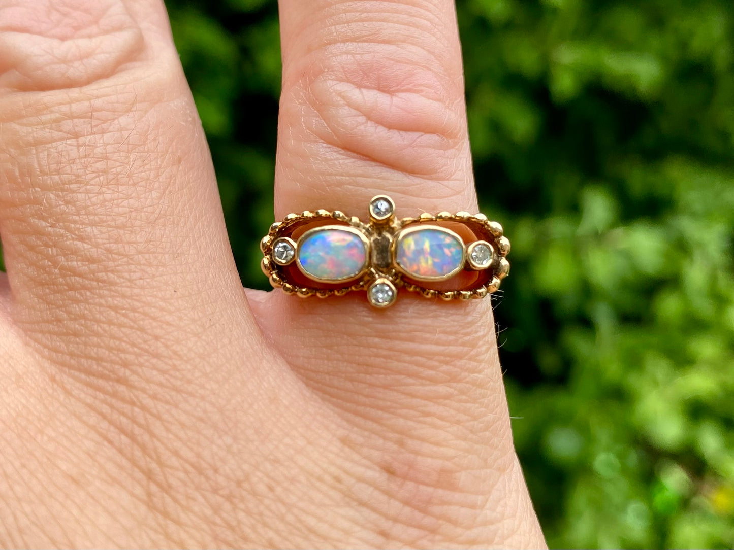 Vintage 9ct Gold Opal & Diamond Ring